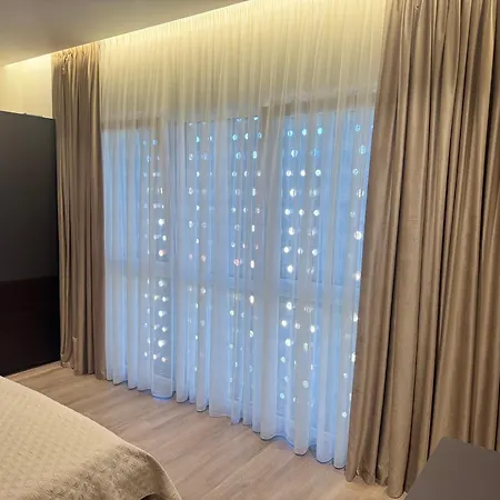 Emerald Luxury 2 Bedroom, 2 Bathroom * Tirana