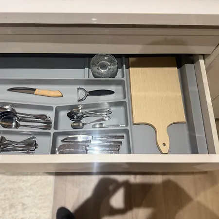 Emerald Luxury 2 Bedroom, 2 Bathroom