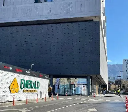 Emerald Luxury 2 Bedroom, 2 Bathroom 公寓