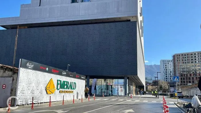 Emerald Luxury 2 Bedroom, 2 Bathroom Lägenhet