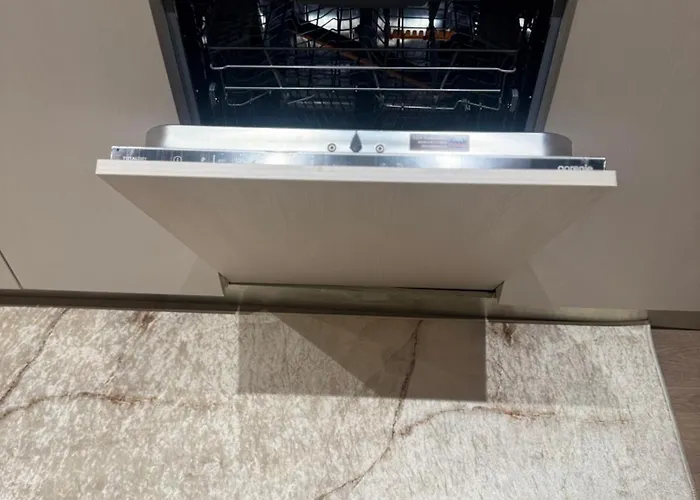 Emerald Luxury 2 Bedroom, 2 Bathroom * Tirana