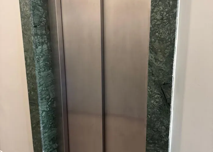 Emerald Luxury 2 Bedroom, 2 Bathroom Apartman *